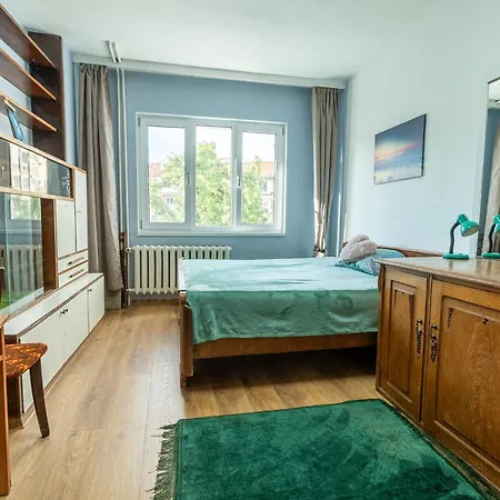 3-br Apartment *