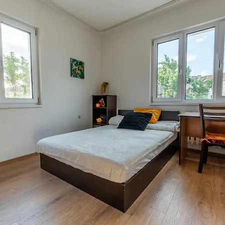 3-br *